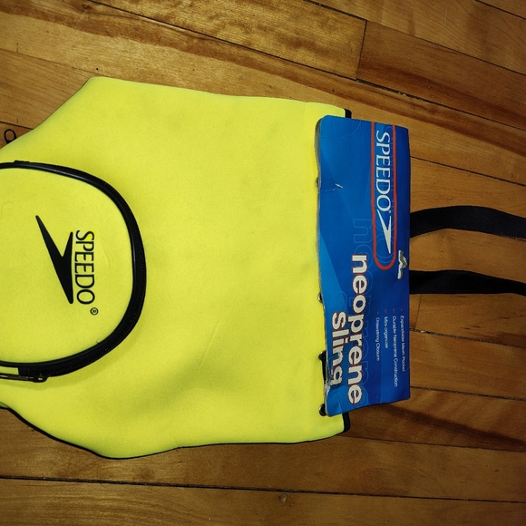 Speedo Sling Backpack. Speedo Sling Backpack. Neoprene with Strap. New with Tags - Picture 8 of 12